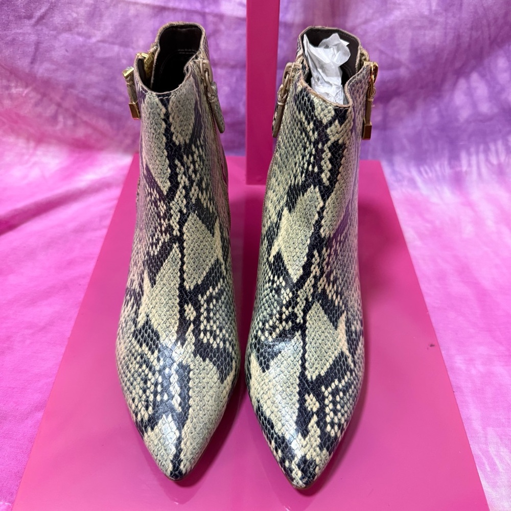 Cole Haan Women's Eva Bootie Snake Skin Print Boot.SZ:5.5 - Picture 2 of 7